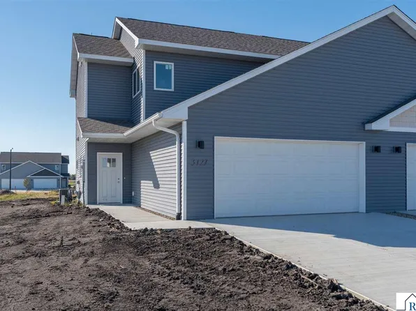 3121 Noble Dr, Mankato, MN 56001