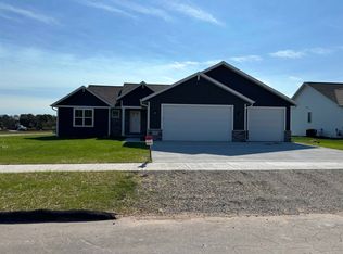 W5807 Edgewood Dr, Menasha, WI 54952