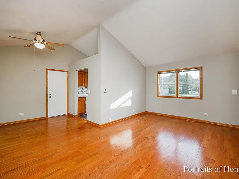 1309 Duke Dr — Photo 4