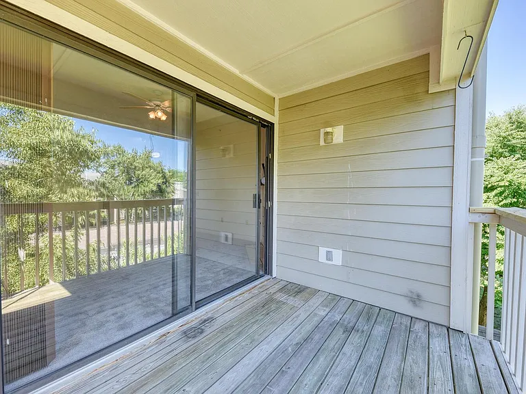 2323 Vicente Ct #309 — Photo 30