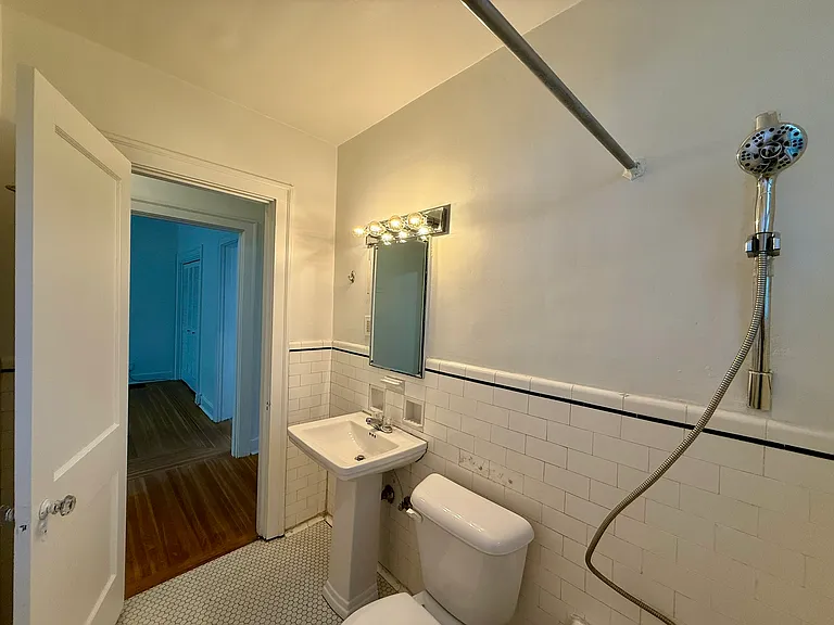 1825 Roanoke Ave #4 — Photo 18
