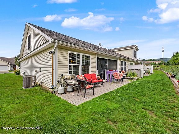 3rd image of 257 Foxtail Cir