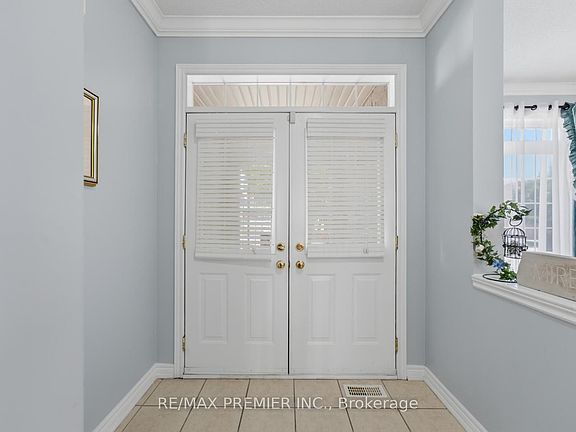 5th image of 63 Summeridge Dr