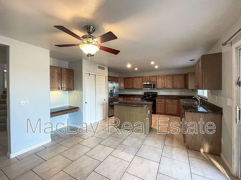 4645 E Kelly Dr — Photo 8