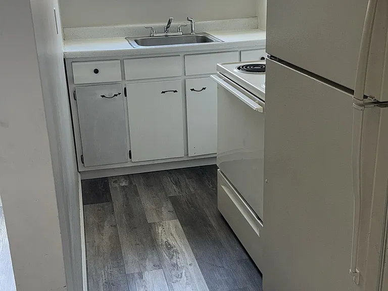 2614 Montana Ave — Photo 4