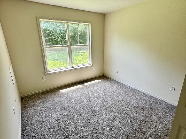210 Forest Ln — Photo 18