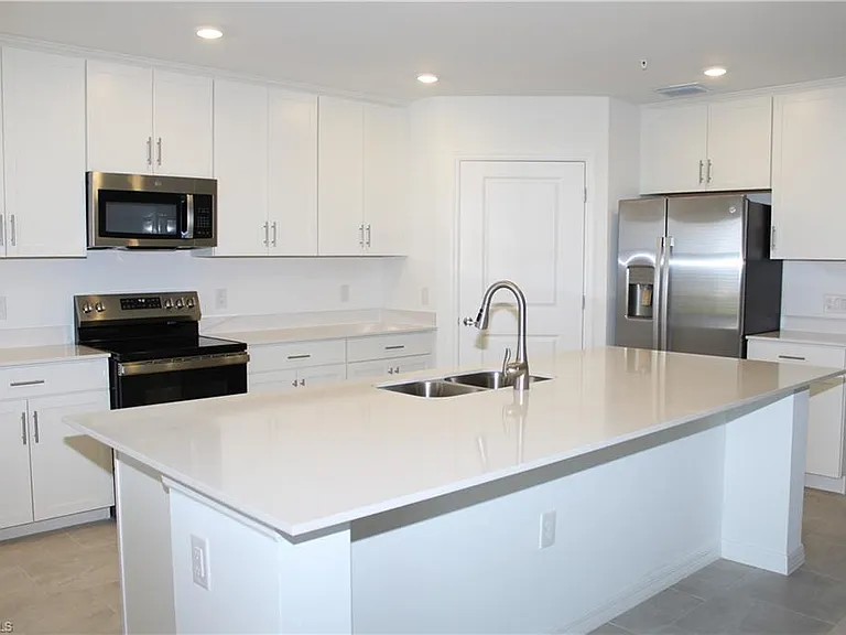 5661 Melbourne Ct #8012 — Photo 3
