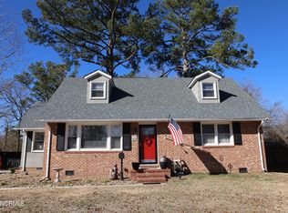 809 Edgewood Dr, Jacksonville, NC 28540
