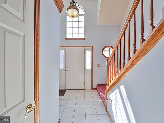 2nd image of 120 Debbie Ln