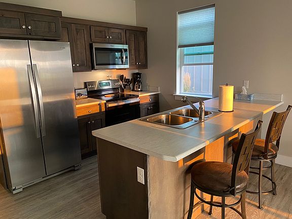 5th image of 205 13th St Unit A