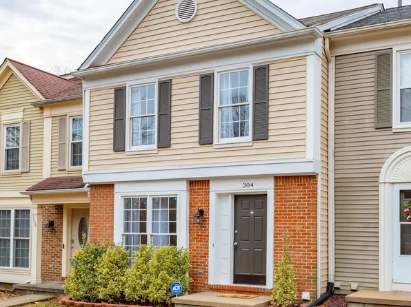 304 Batley Ct, Fredericksburg, VA 22406