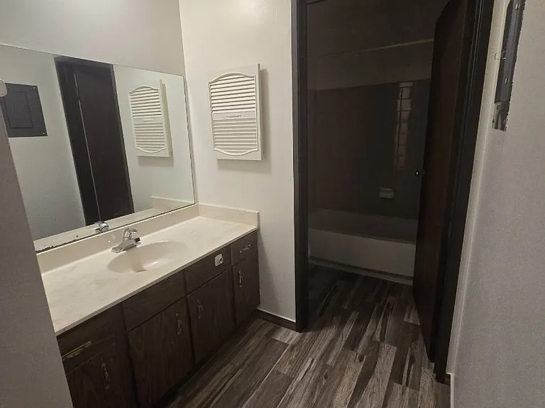 9096 N Park Plaza Ct — Photo 16