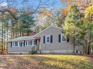 5 Oxford Rd, Wilmington, MA 01887