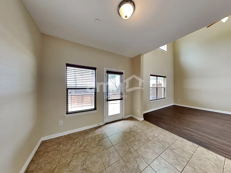 3706 Boxwood Dr — Photo 5