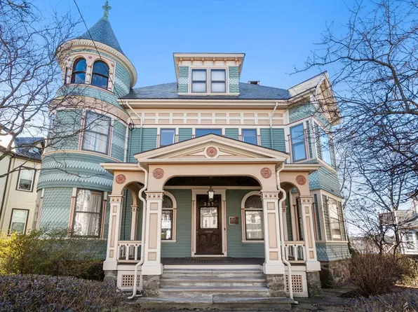 357 Crescent St, Waltham, MA 02453