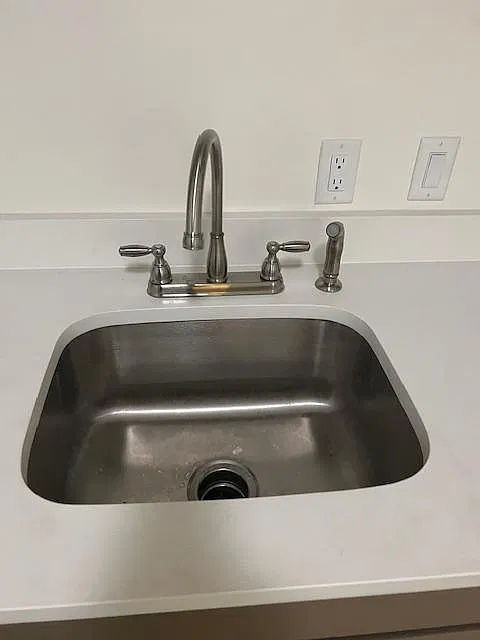 1 bed, 1100 sqft, $1,600 — Photo 2