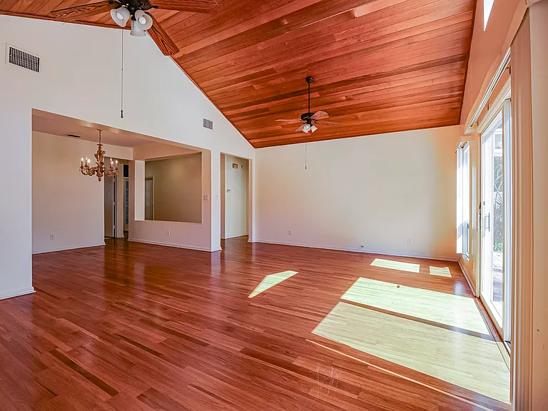 131 Peppertree Dr #21 — Photo 16
