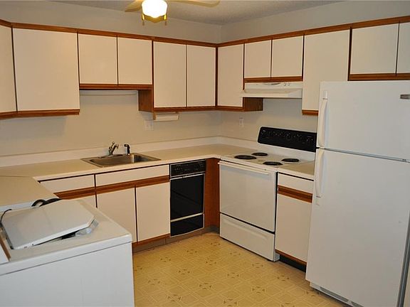 2nd image of 724 Beverage Hill Ave #309
