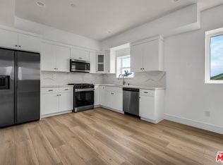 4701 Saturn St #1/2, Los Angeles, CA 90019