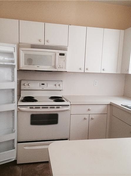 1st image of 2610 NE 3rd Dr Unit 103
