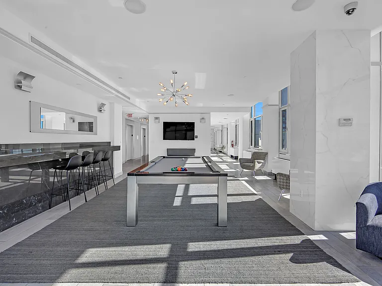 635 W 42nd St #44A — Photo 23
