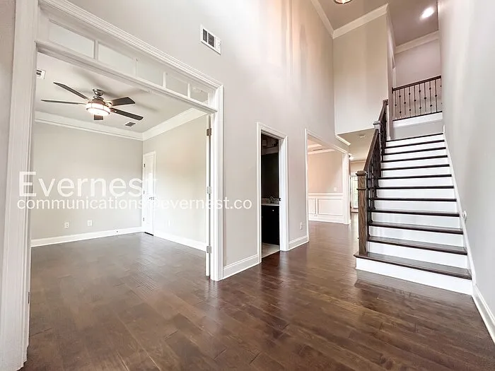 1643 Fairview Dr — Photo 7