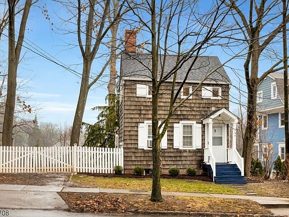 2nd image of 369 Claremont Ave