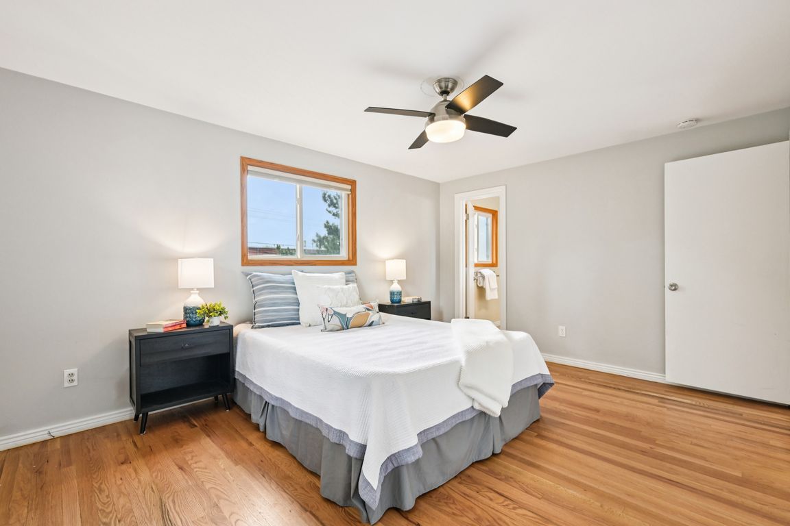 E Asbury Ave-L2406-025