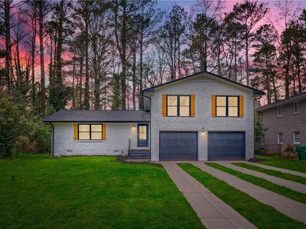 3045 Weslock Cir, Decatur, GA 30034