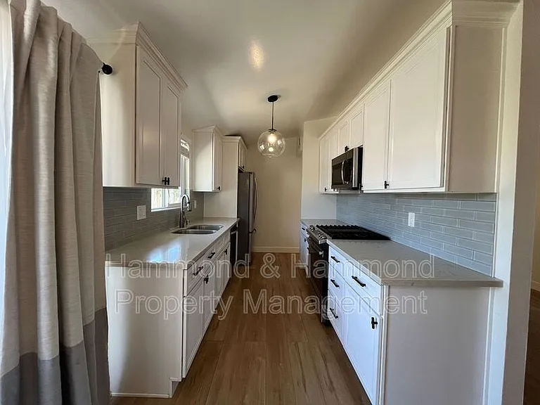 1462 4th St — Photo 5