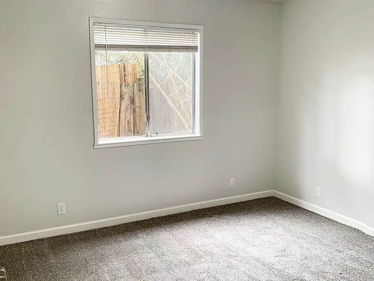 803 W 2nd Ave — Photo 12