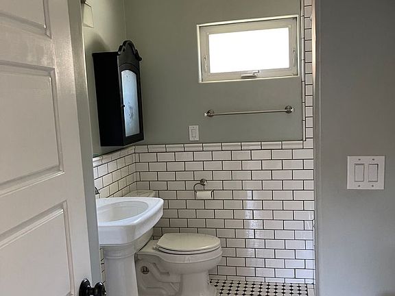 2nd image of 327 Grove St