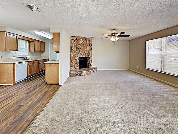 5th image of 2636 Pinewood Blvd S