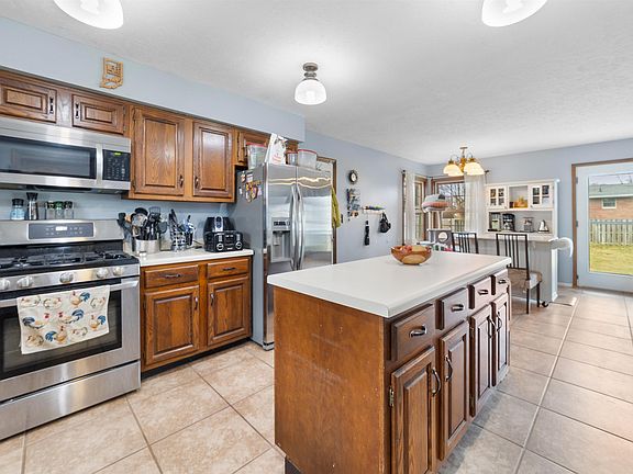 2nd image of 1804 Beechwood Dr