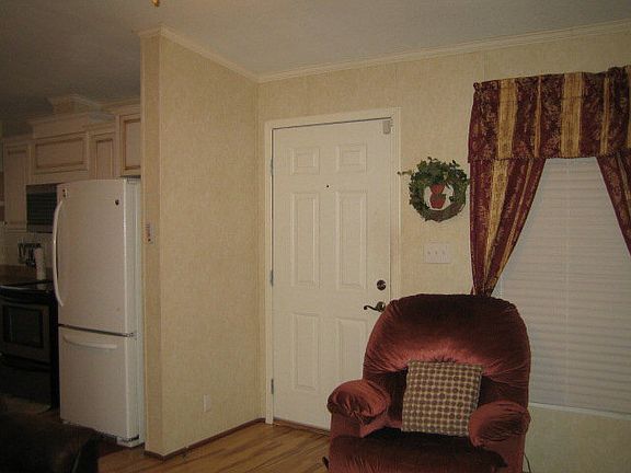 4th image of 304 Tammy Dr