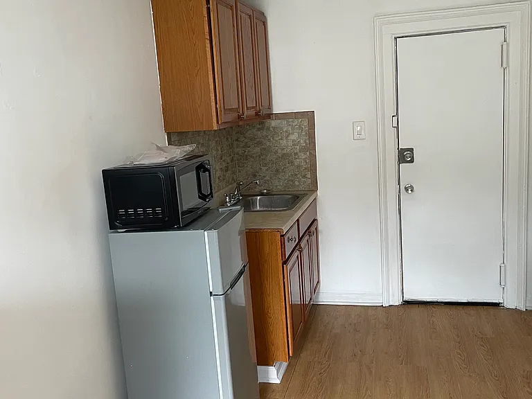 31 Saint Andrews Pl #10 — Photo 3
