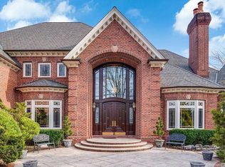 6 Toboggan Hill Path, Cold Spring Harbor, NY 11724