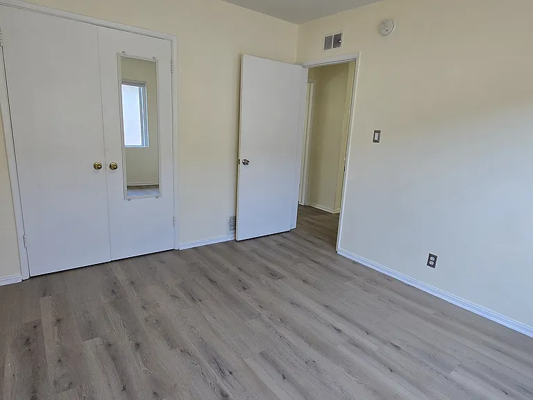1947 S Sherbourne Dr #6 — Photo 13