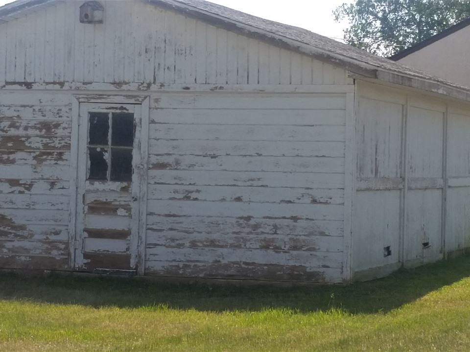 2nd image of 352 Pierce St
