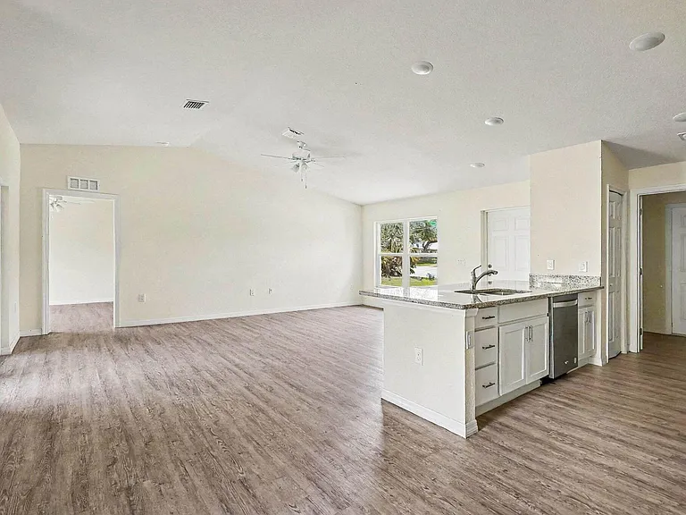 1031 S Bronze Ct — Photo 11