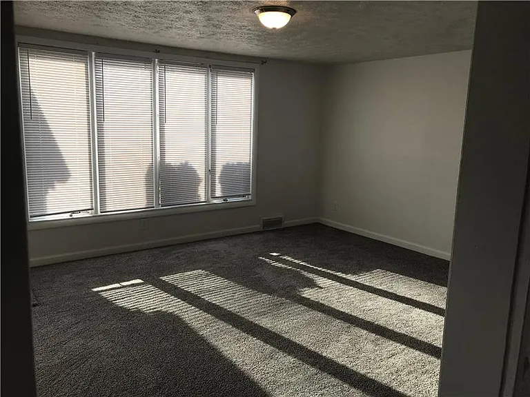 116 Bantam Ridge Ct — Photo 2