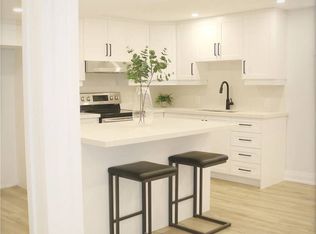 4 Norgrove Cres, Toronto, ON M9P3C6