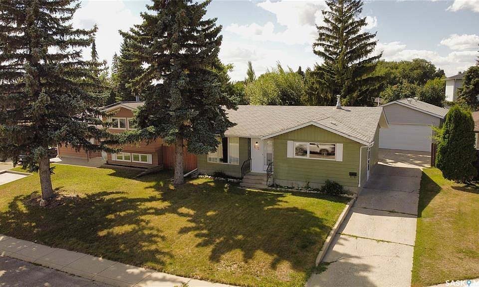 1st image of 142 BLAKE PLACE