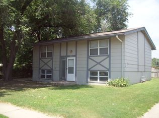 1922 E 52nd St S, Wichita, KS 67216