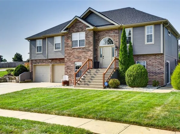 11000 N Laurel Ave, Kansas City, MO 64157