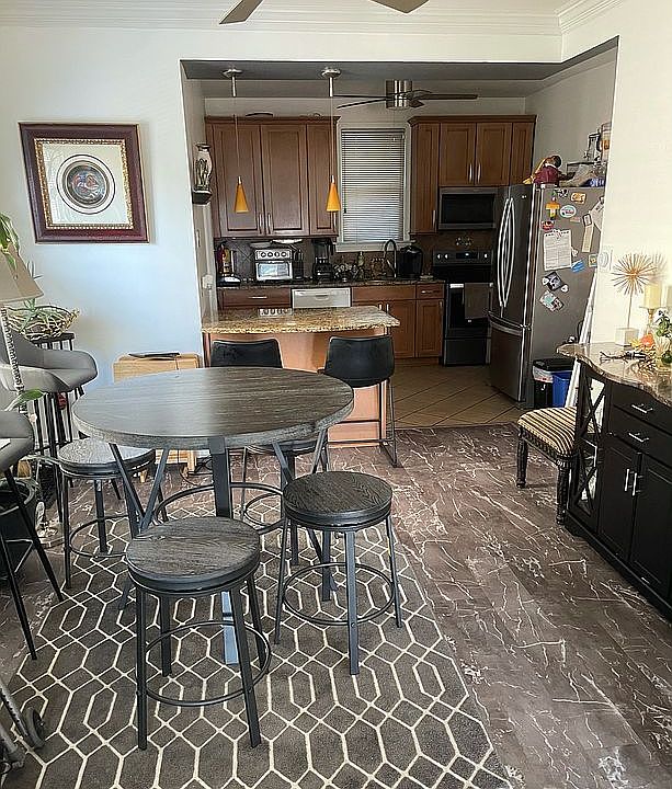 1st image of 205 W Walnut St