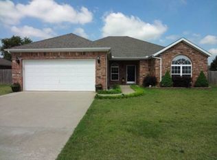 811 Harvest St, Centerton, AR 72719