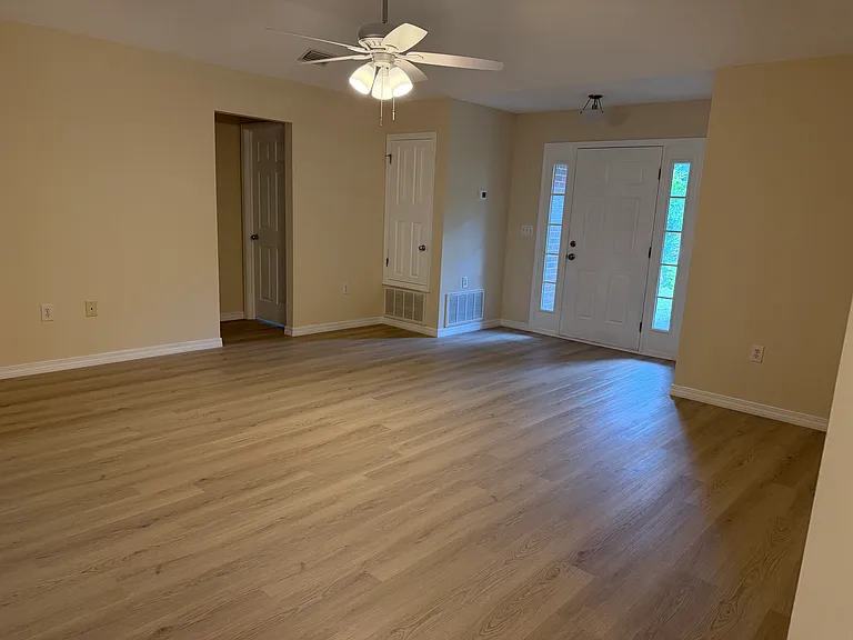 7558 Elizabeth Dr — Photo 10