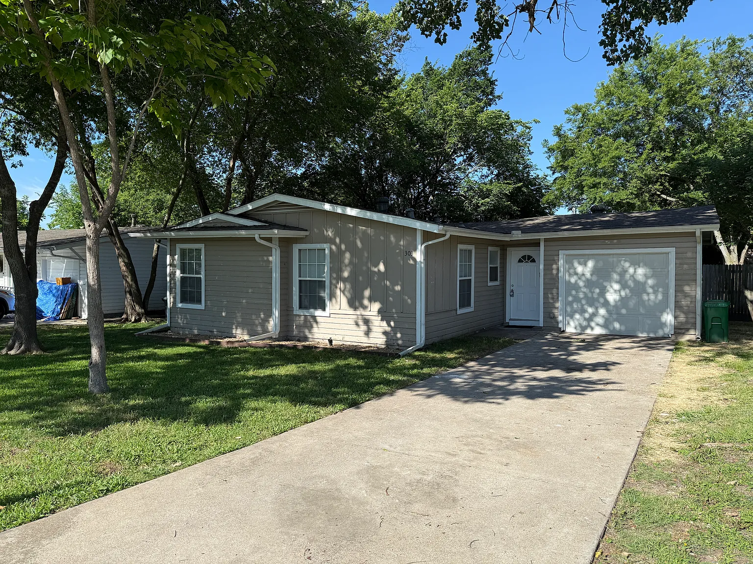 303 Ridgefield Circle Mesquite, Texas 75149 — Photo 2