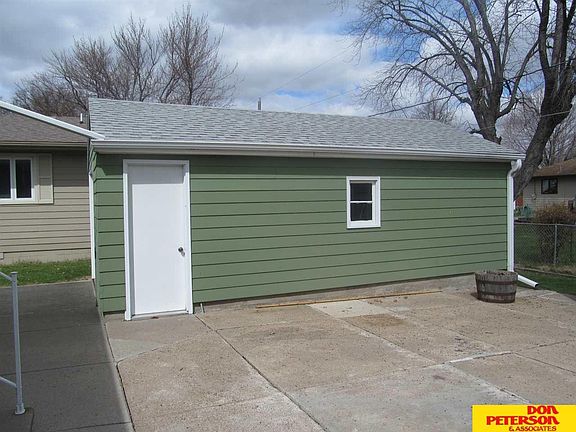 4th image of 2042 Fairacres Dr